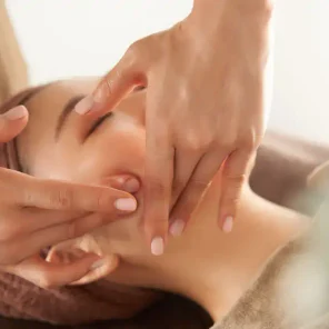 Лимфодренажный массаж лица